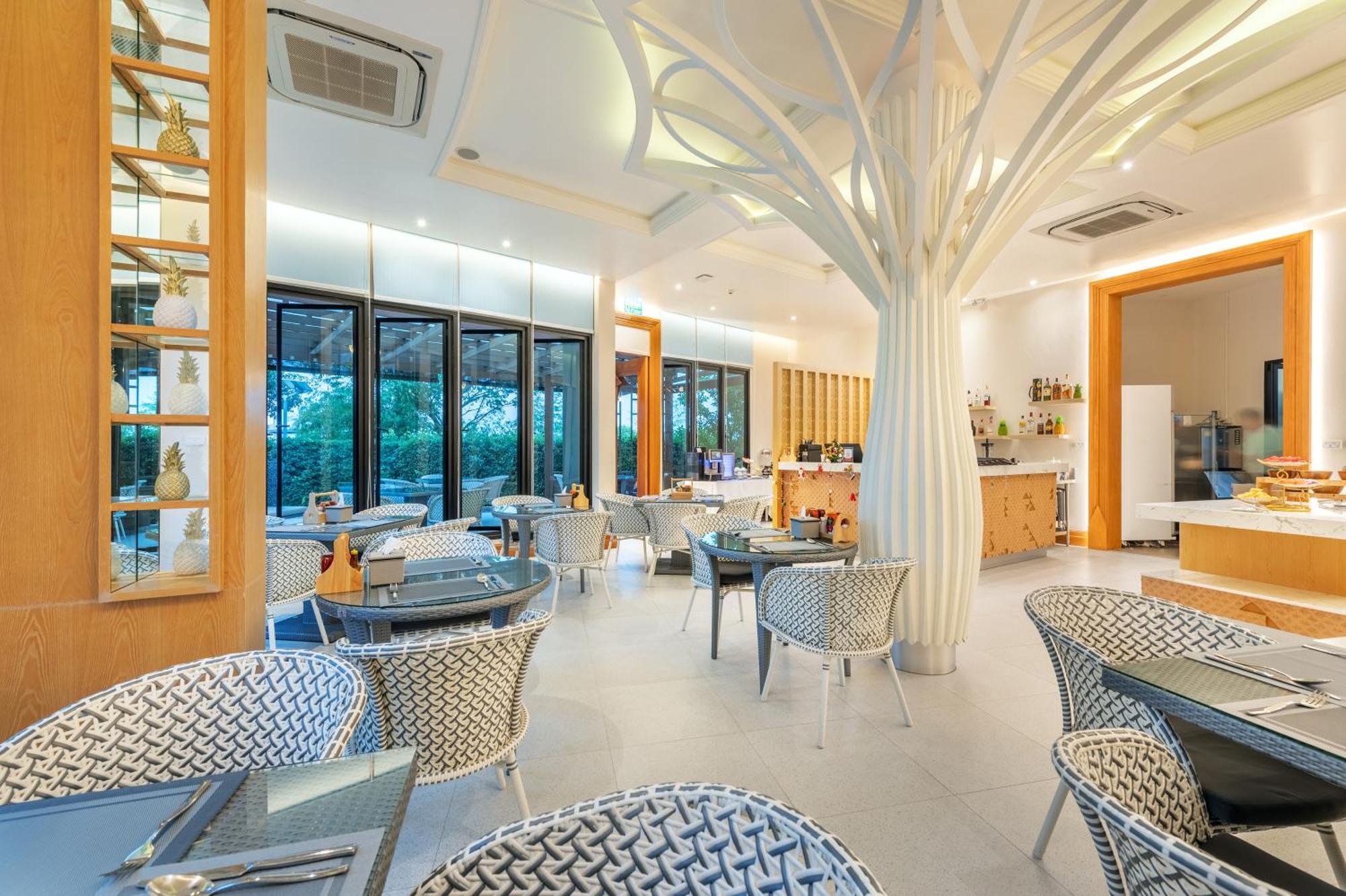 Phukalini Luxury Pool & Onsen