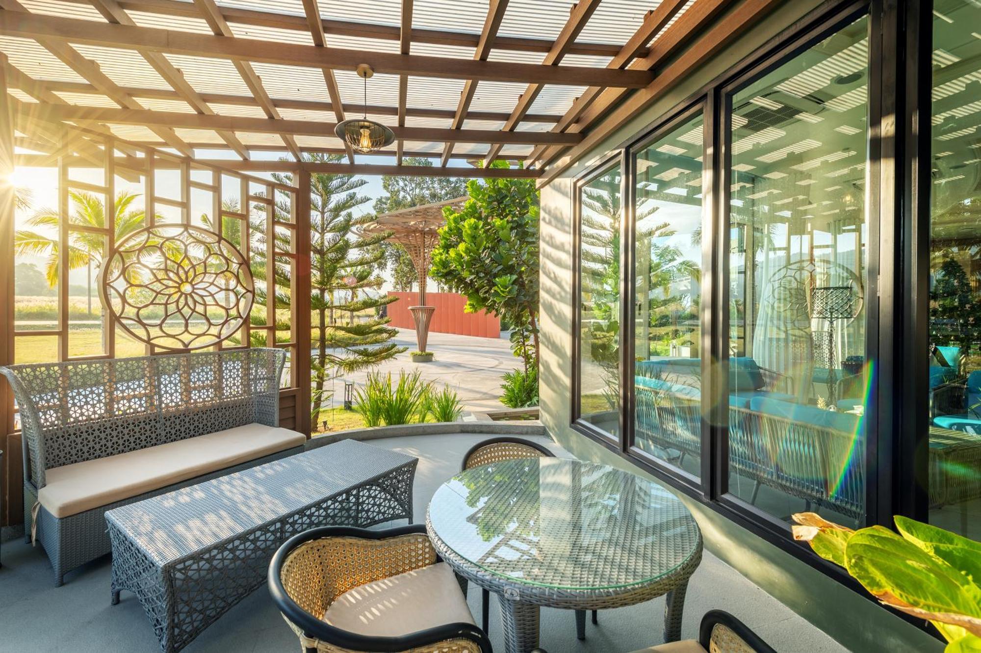 Phukalini Luxury Pool & Onsen